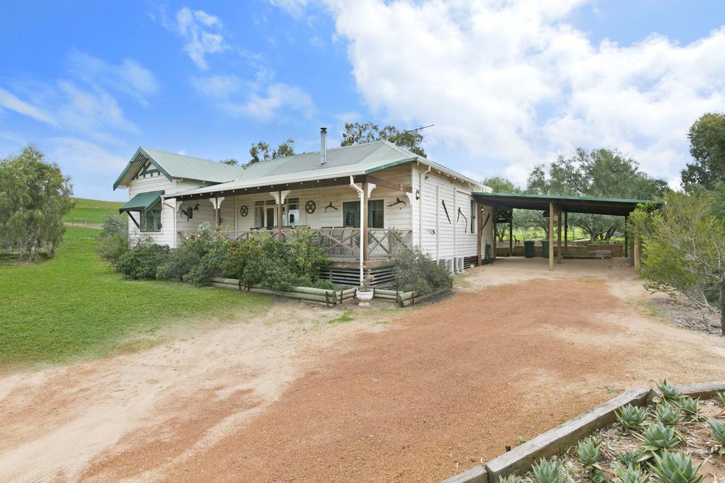Отель Hillside Country Retreat Йорк Экстерьер фото